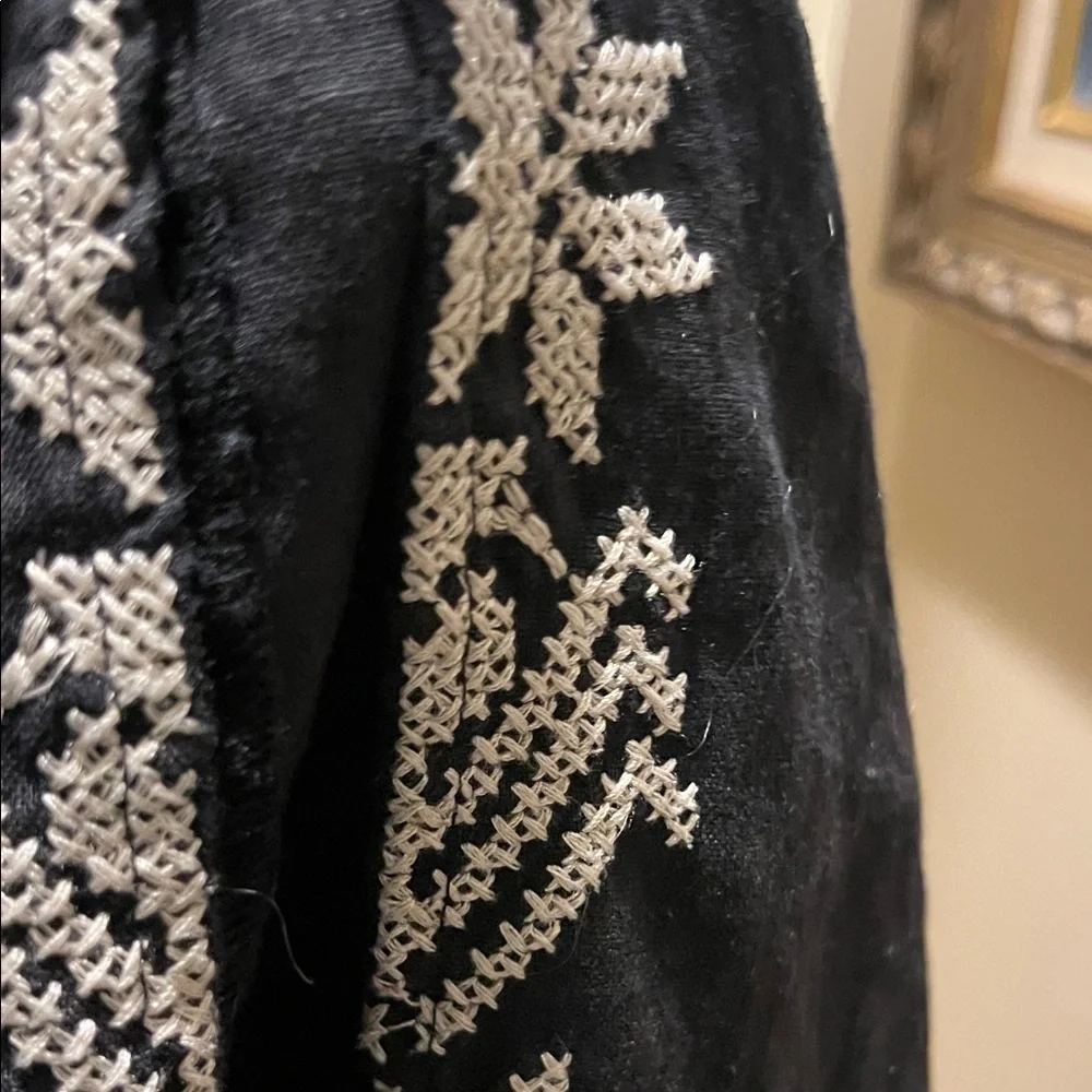 Johnny Was Black Embroidered pants - Picture 5 of 6